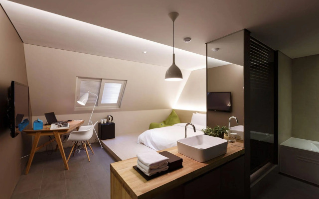 H Hotel Seocho