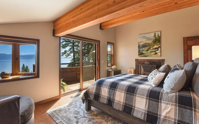Shoreline Vista | 180° Lake Views | Pet-Friendly | 2 Master Suites