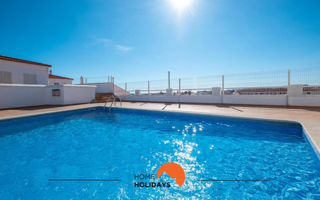 #075 Flat Near Strip Albufeira and 5m Beach