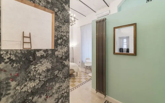 Romantic Vintage Colosseum Apartment