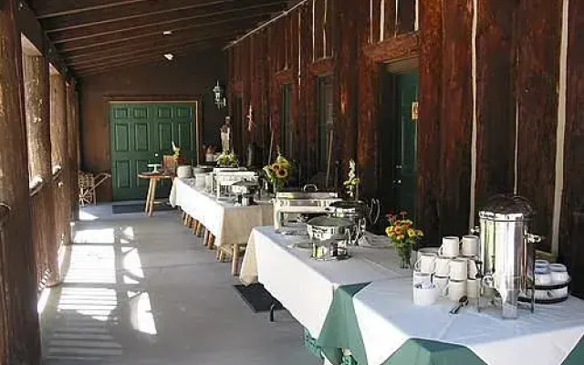 Knickerbocker Mansion Country
