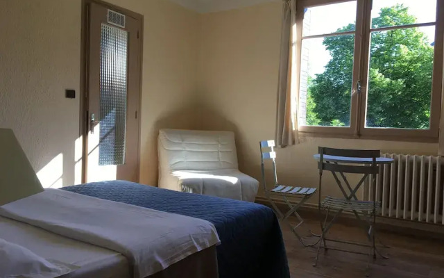 La Mirabelle-casteil Country House