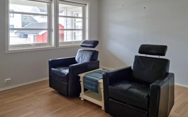 Amazing Home in Spangereid With Wifi and 5 Bedrooms