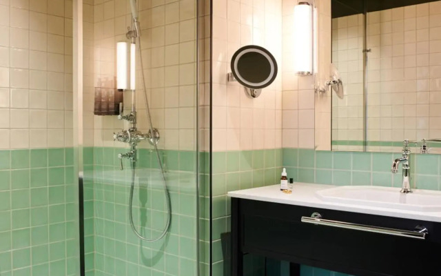 Square Lodge Hotel La Roche Sur Yon - Handwritten Collection