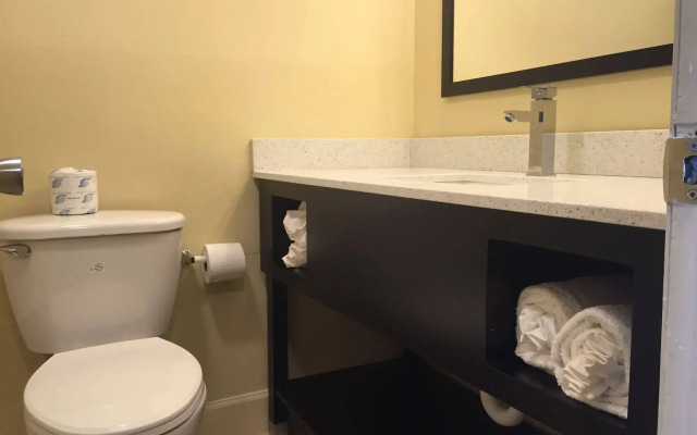 Blu Atlantic Oceanfront Hotel & Suites