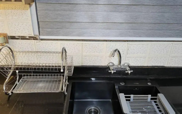 Exquisite 3bed 3bath Lake View Home in Entebbe