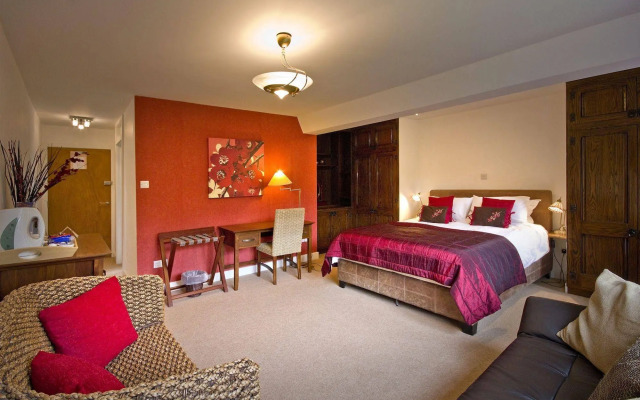 Tovey Lodge