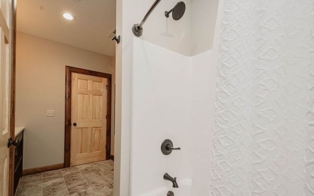 Water & Mountain Retreat