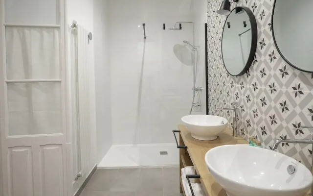 Apartamentos Petronila 1881