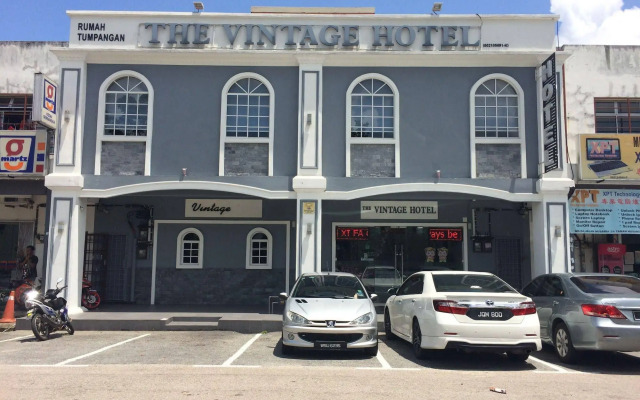 Super OYO 596 The Vintage Hotel