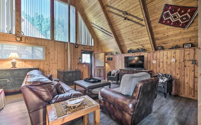Ski-in/ski-out Red River Cabin w/ Mtn Views!