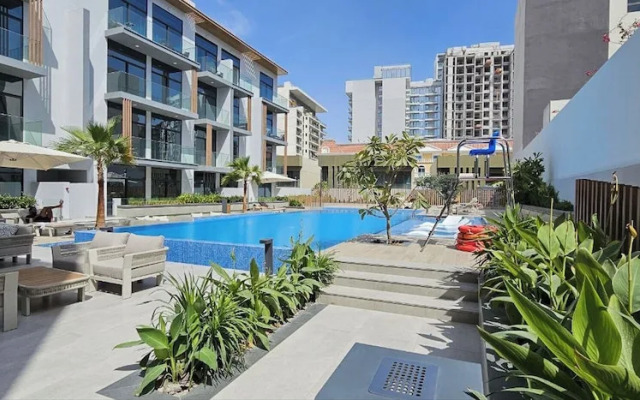 Luxury Stay At JVC with Pool & Gym