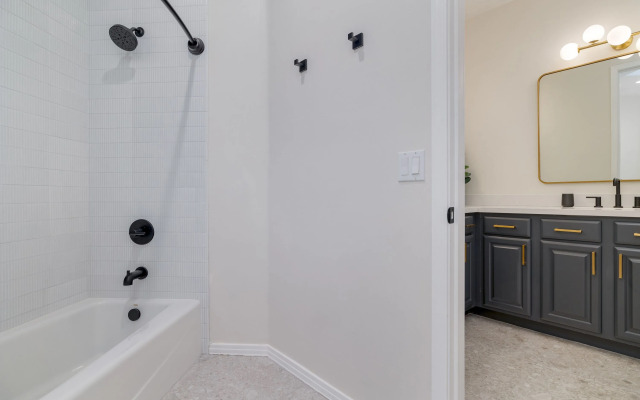 Montoya By Avantstay Pool, Putting Green, Views