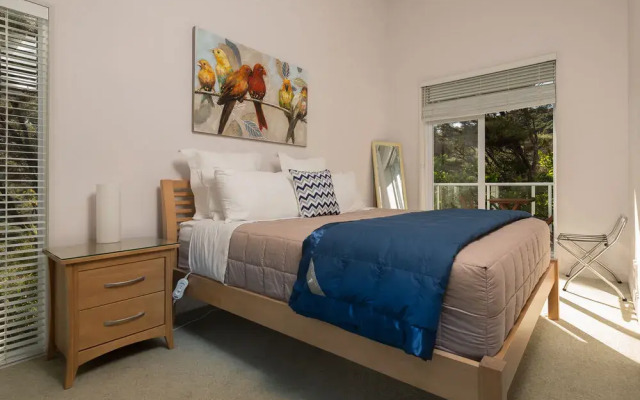 Russell View Apartments