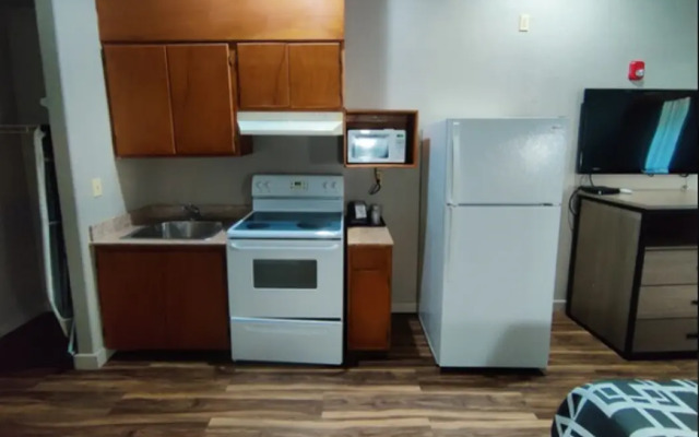 Regency Inn & Suites