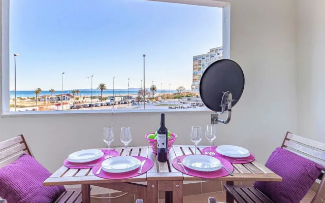 Apartment With 3 Bedrooms, sea Views and Pool
