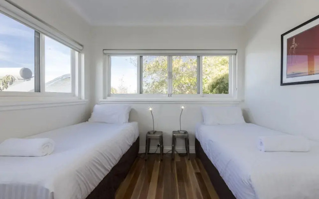 Cottesloe Beach Deluxe Apartment