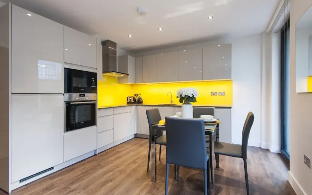 Awesome Aldgate City Apartment