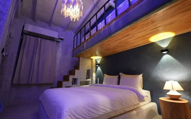 Chi House