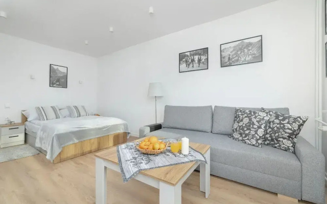 Mountain Corner Apartment by Renters
