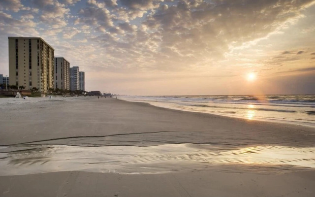 2035-2 Ellington, Upstairs