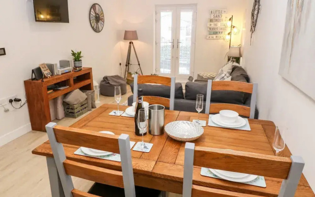 Captain's Quarters - Apartment 2
