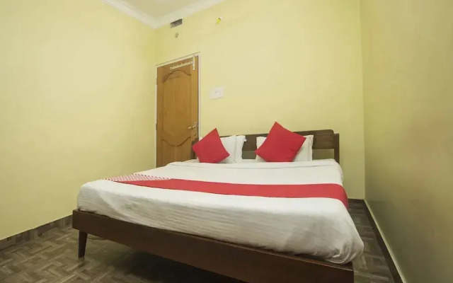 SS Lodge By OYO Rooms