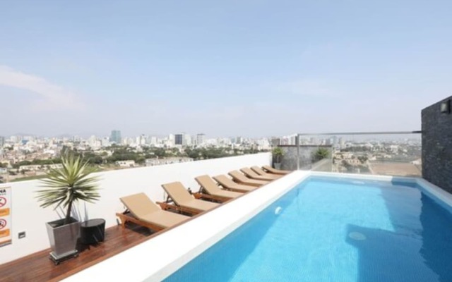 Luxury Penthouse with Stunning 180° Sea View