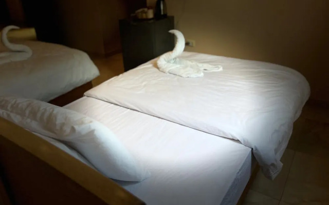 Grand Pyramids View Guesthouse