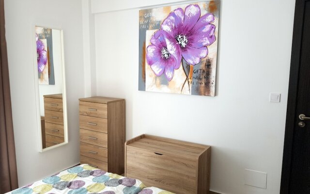 Luxury 2 bedroom APT 50 m from beach