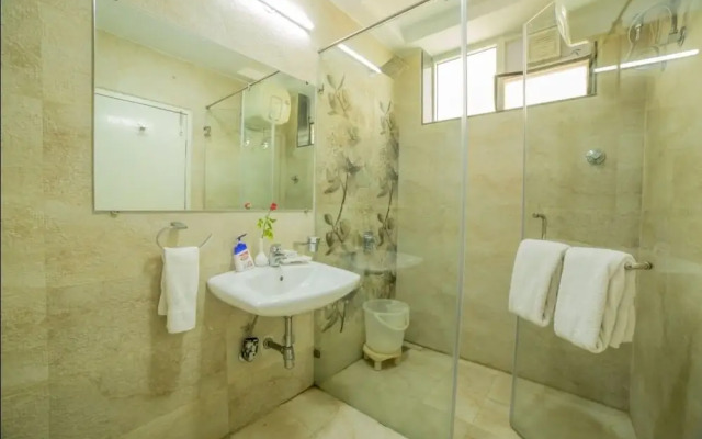 FabHotel Hill View Gachibowli