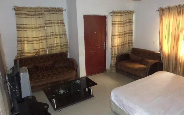Keblat Hotel  Suites