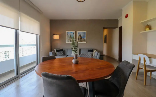 w Comfy 2BR w Park View in Miraflores