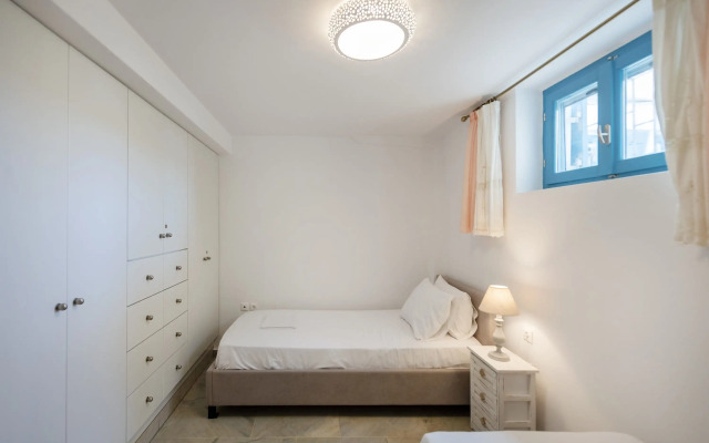 Beachside 2 bedroom Cottage