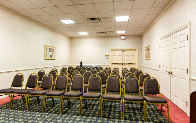 Quality Inn Near Joint Base Andrews - Washington Area