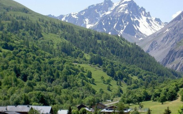 Thymel17 Studio 4 People 2 Exposed East