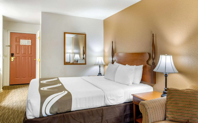 Quality Inn & Suites Tulare