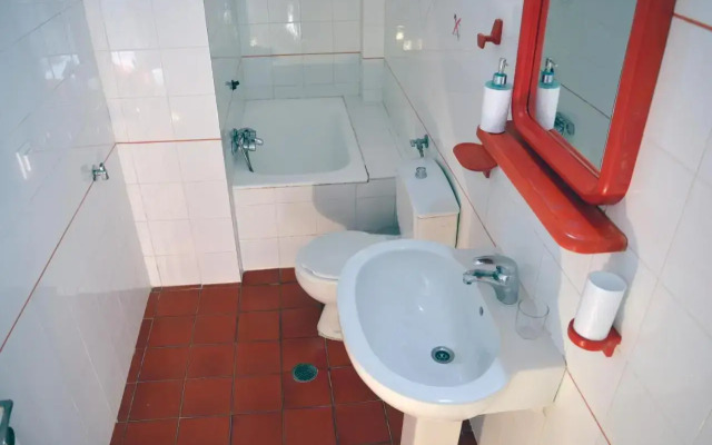 Papadatos Apts With Amazing View - 5mins from the beach