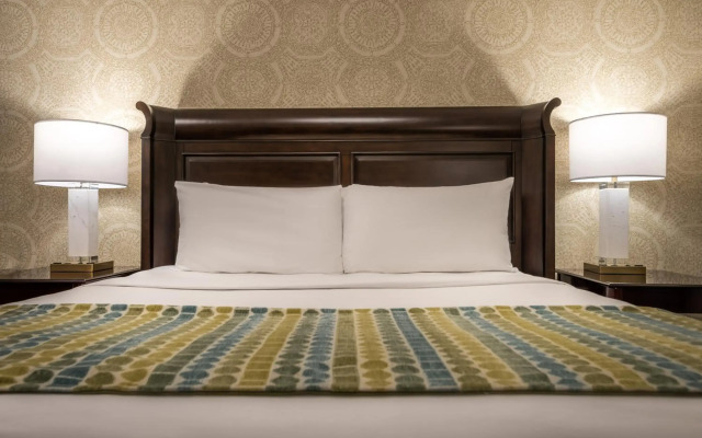 Ayres Hotel Seal Beach - Cypress
