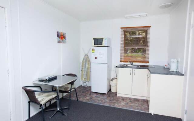 Seven Mile Beach Cabin and Caravan Park