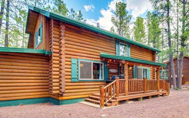 Near Dining, Hiking & Golf: Pinetop Log Cabin!