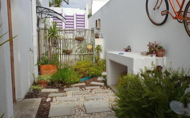 Courtyard@Saxon