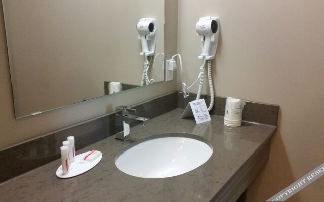 Super 8 Mont Laurier