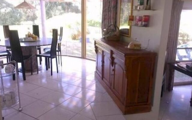 The Vines Avenue Guesthouse