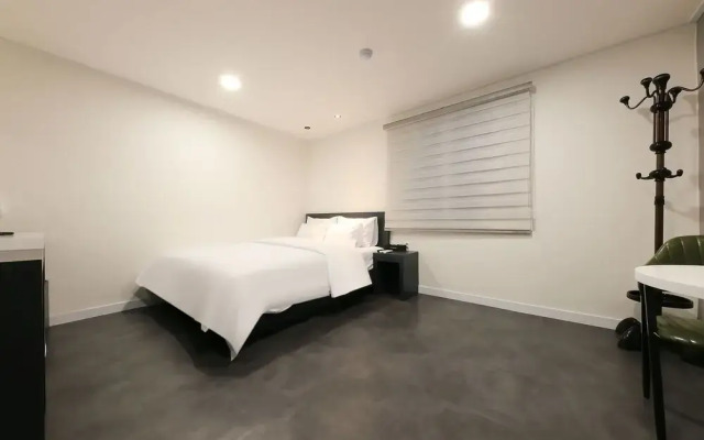 Seosan S Self Check-in Hotel