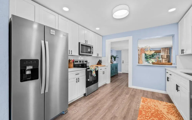 Coastal Sanctuary Near IMG and Beaches