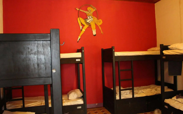 Viajero Cali Hostel & Salsa School