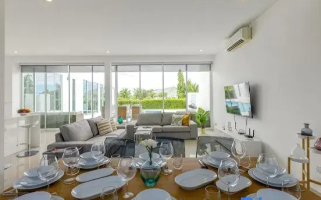 Modern 4 Bedroom Pool Villa (KH-A6)