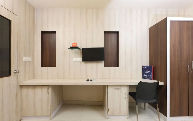 Hotel Emerald Manor by OYO Rooms