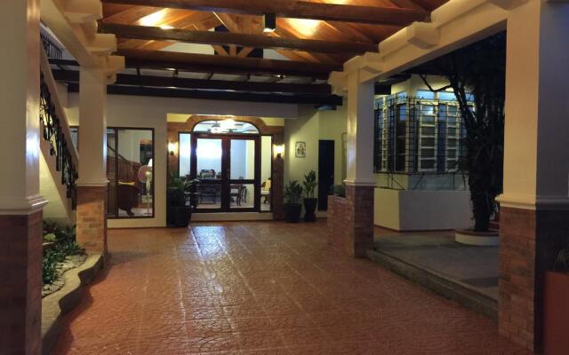 Casa Roces Bed and Breakfast